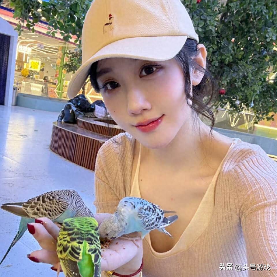 早期助眠女神轩子巨二兔为何能火遍全网？揭秘她的成功秘诀