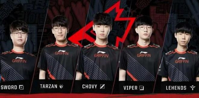 魔兽世界阵亡英雄套装在哪里换__阵亡英雄的护腿能换什么