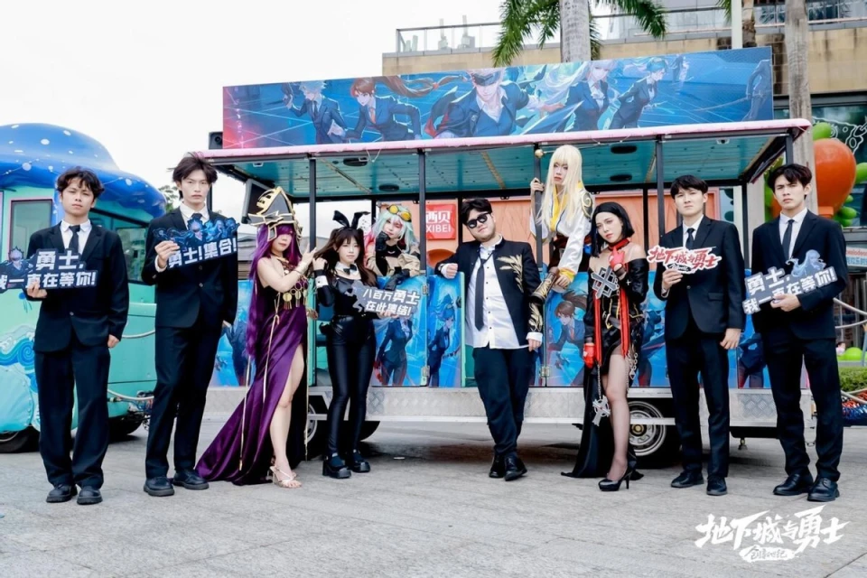 勇士出场外套_800万勇士穿西装打团_