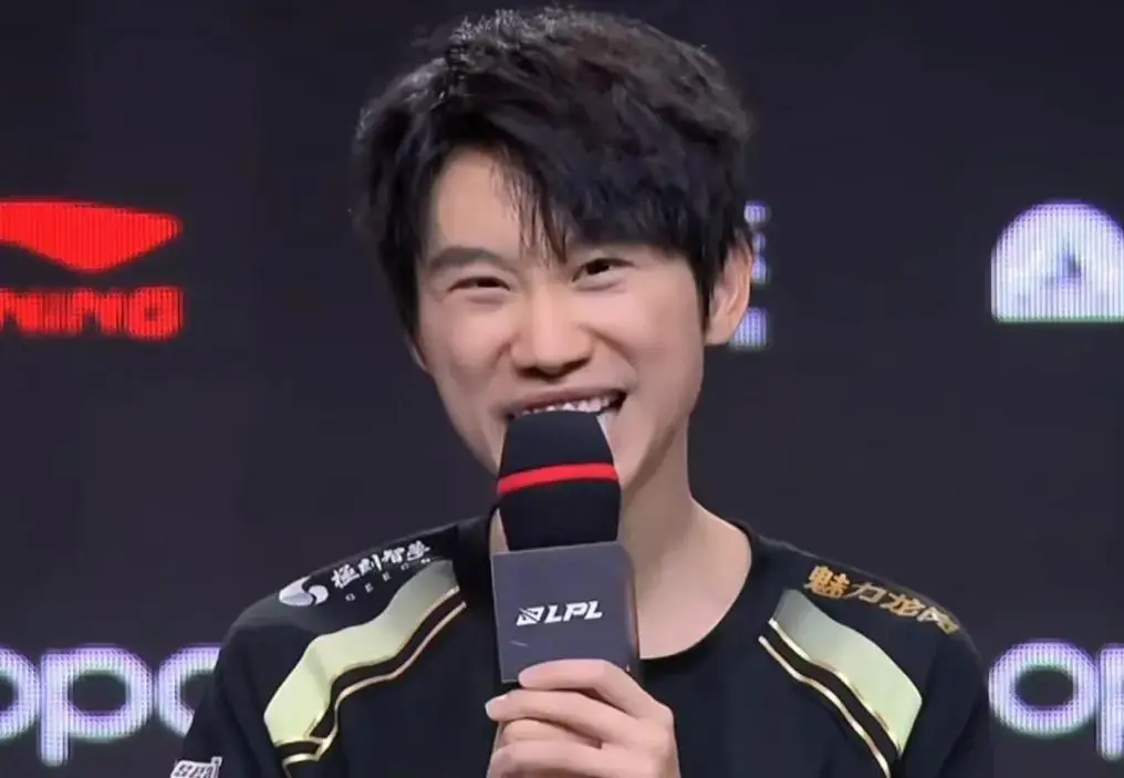 _Doinb真的疲倦了,对比刚复出时已毫无心气_Doinb真的疲倦了,对比刚复出时已毫无心气