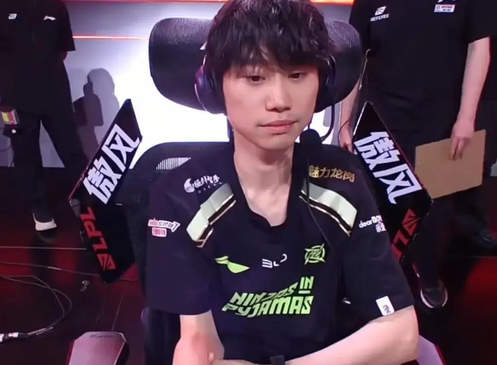 _Doinb真的疲倦了,对比刚复出时已毫无心气_Doinb真的疲倦了,对比刚复出时已毫无心气