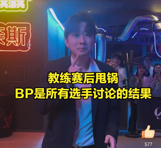 _这款奇葩的豆豆鞋引网友热议_创业送快递引质疑