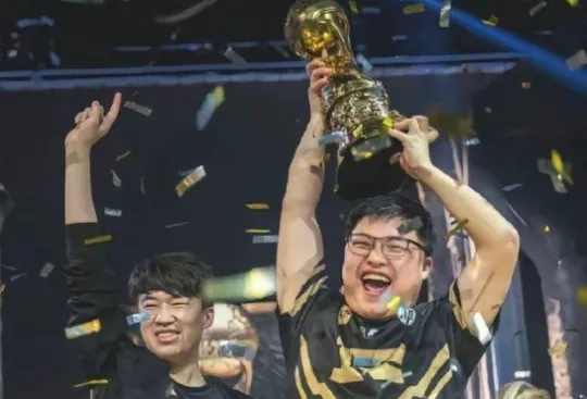 刚获名人堂皮肤就无限期停播！Uzi退播背后竟藏这三点隐情？