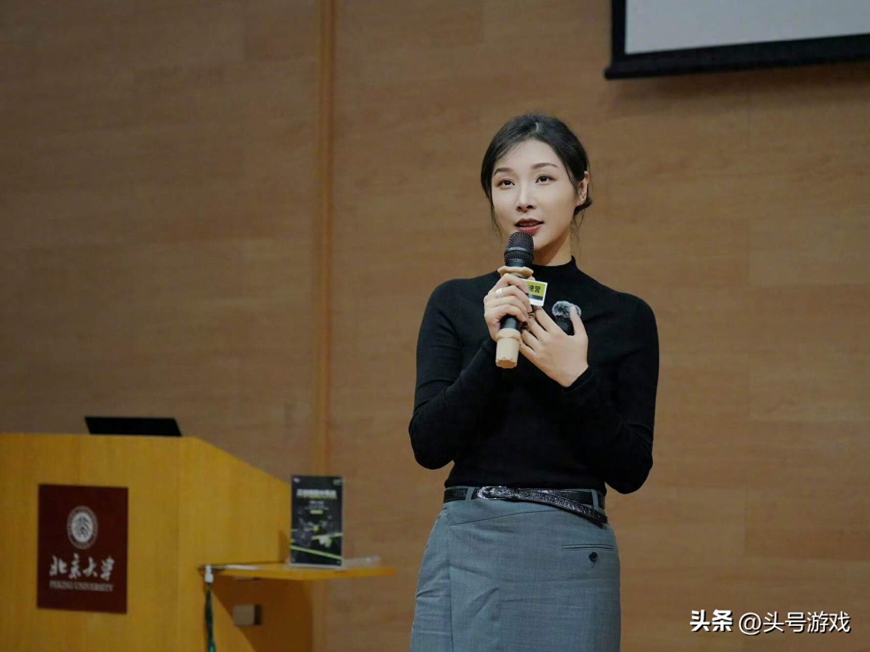 直播行业女主播稀缺？女流却凭努力在游戏圈吸粉无数！咋做到的？