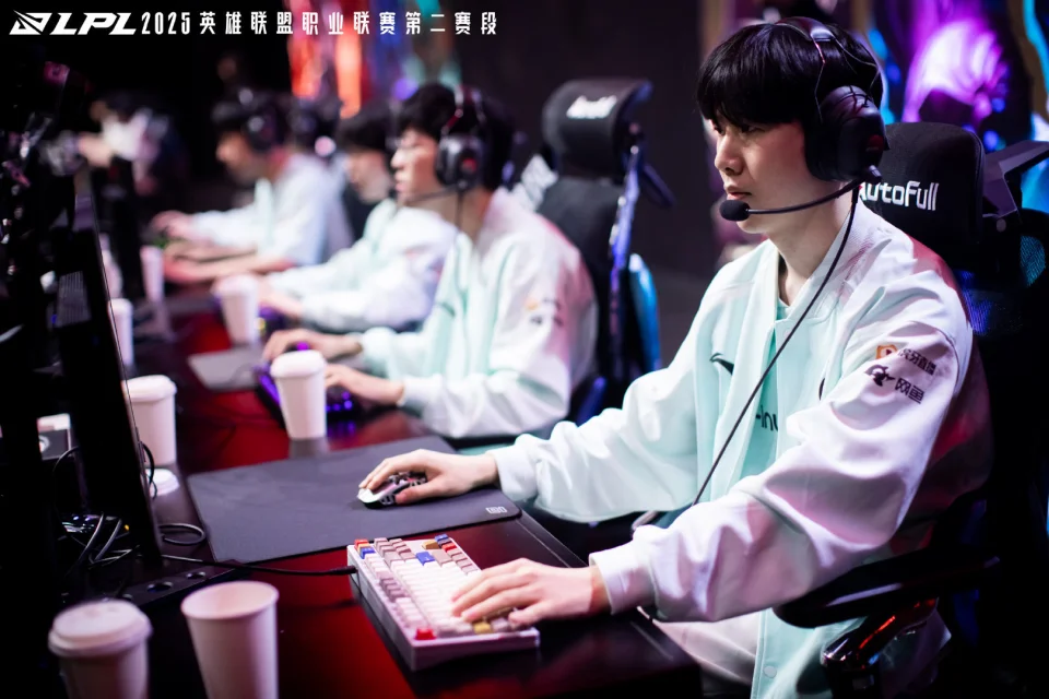 _比赛输了挨教练的打_教练挑战失败