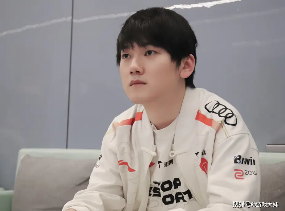 _亮着红灯_红灯亮了要干什么