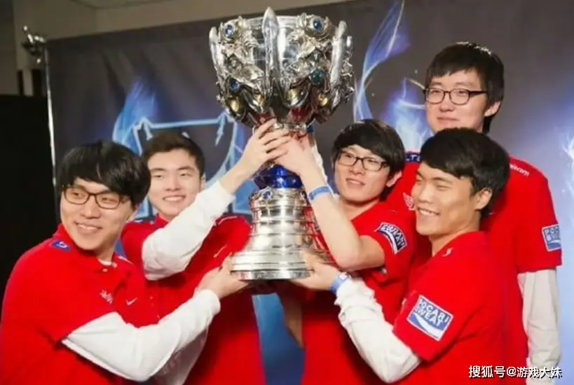 Uzi回忆S3和S4赛季，直言和T1差距太大，发挥120%也打不过faker_Uzi回忆S3和S4赛季，直言和T1差距太大，发挥120%也打不过faker_