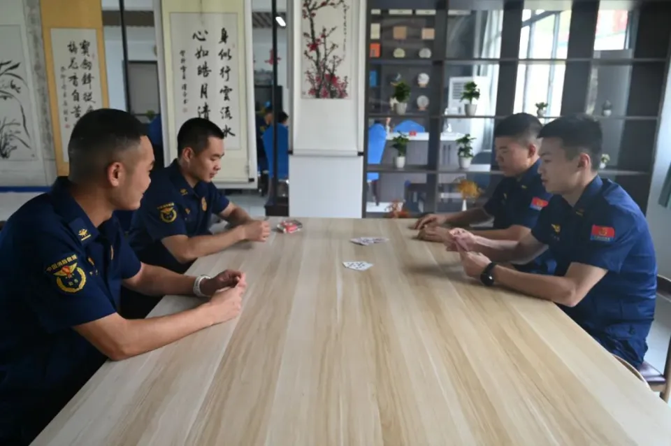 _“五一”活动精彩纷呈：指尖电竞燃热血，牌局争锋展智谋，饕餮盛宴暖人心_“五一”活动精彩纷呈：指尖电竞燃热血，牌局争锋展智谋，饕餮盛宴暖人心