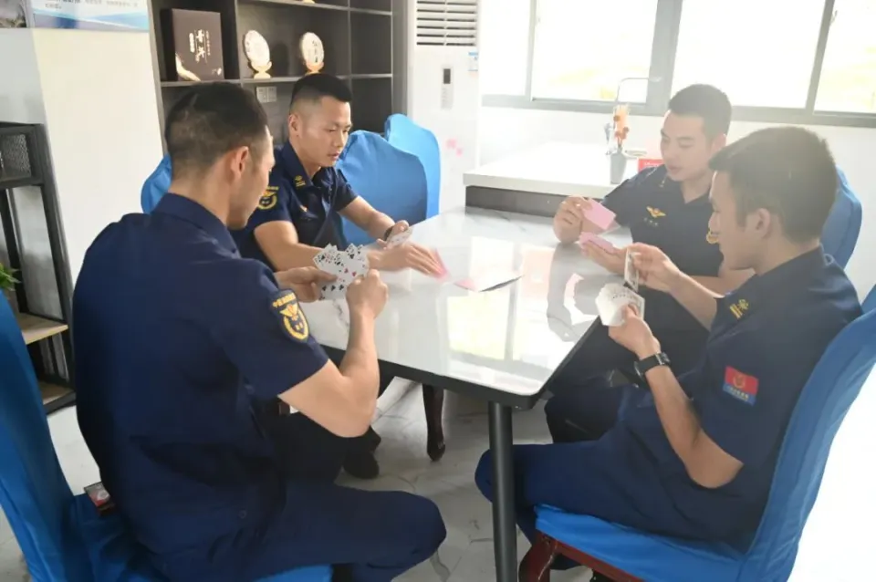 _“五一”活动精彩纷呈：指尖电竞燃热血，牌局争锋展智谋，饕餮盛宴暖人心_“五一”活动精彩纷呈：指尖电竞燃热血，牌局争锋展智谋，饕餮盛宴暖人心