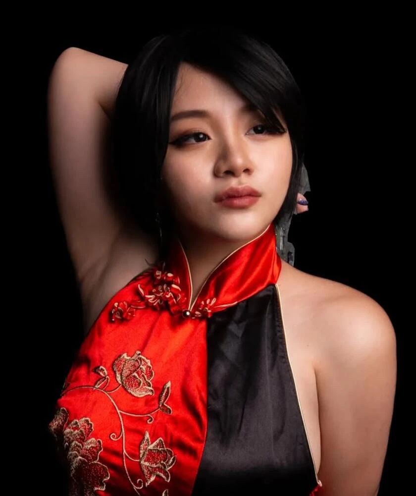 超有“实力”的艾达王coser，红色毛衣质量挺好的_超有“实力”的艾达王coser，红色毛衣质量挺好的_