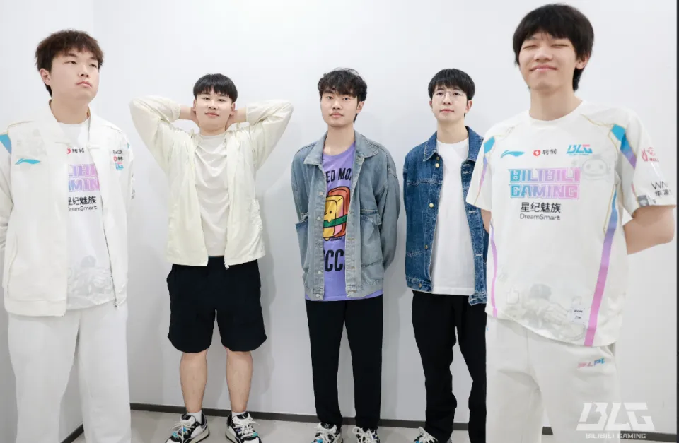 雷竞技资讯:接下来BLG一场都不会输!干碎WBG后Bin发文开香槟_雷竞技资讯:接下来BLG一场都不会输!干碎WBG后Bin发文开香槟_