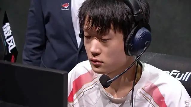 榜首之争！TES 10-1 却被 8-2 的 AL 碾压？比赛结果太意外