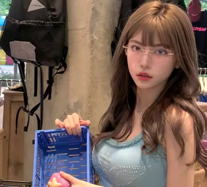 电竞界有梗女主播周淑怡自信发言遭打脸，凭颜值去颜值区真没饭吃？