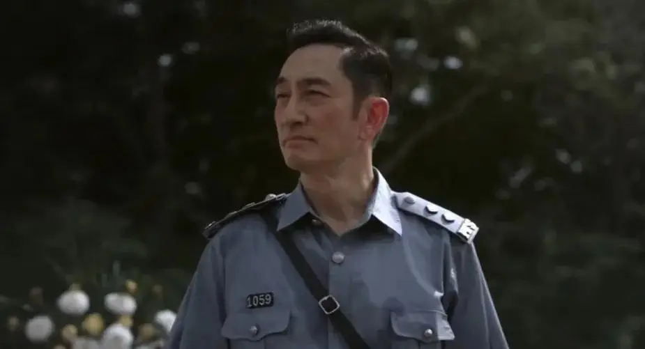 _《狮城山海》：直到六六被杀，才明白出卖父亲的振东最适合当帮主_《狮城山海》：直到六六被杀，才明白出卖父亲的振东最适合当帮主