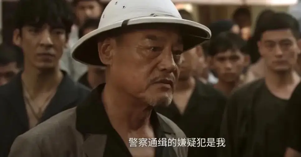 _《狮城山海》：直到六六被杀，才明白出卖父亲的振东最适合当帮主_《狮城山海》：直到六六被杀，才明白出卖父亲的振东最适合当帮主