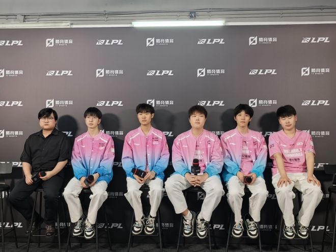 LPL 第二阶段登峰组比赛白热化！BLG 两连败，教练组选人引质疑？