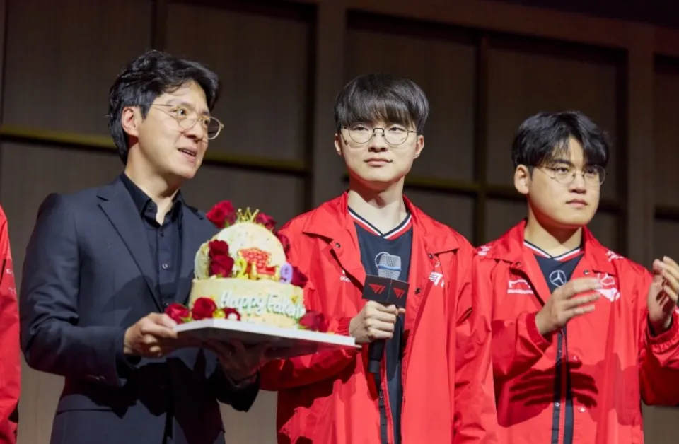 T1粉丝为Faker庆生，今年7月连续三天主场日__T1粉丝为Faker庆生，今年7月连续三天主场日