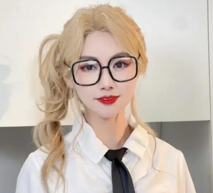 胖妹做回锅肉饭视频__胖妹吃回锅肉