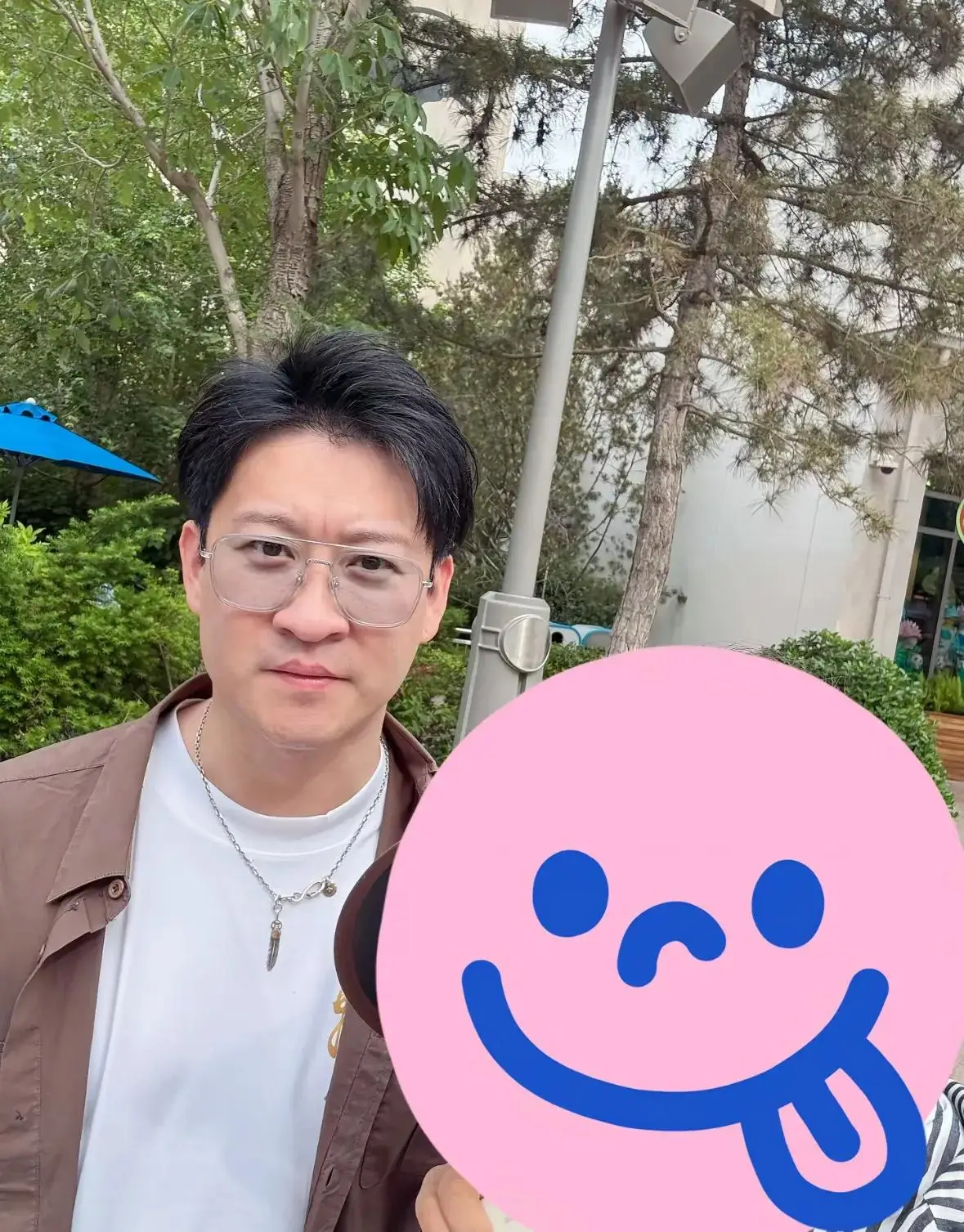 曹云金前妻带娃再现，离婚多年默契不减，责任好爸形象获赞_曹云金前妻带娃再现，离婚多年默契不减，责任好爸形象获赞_