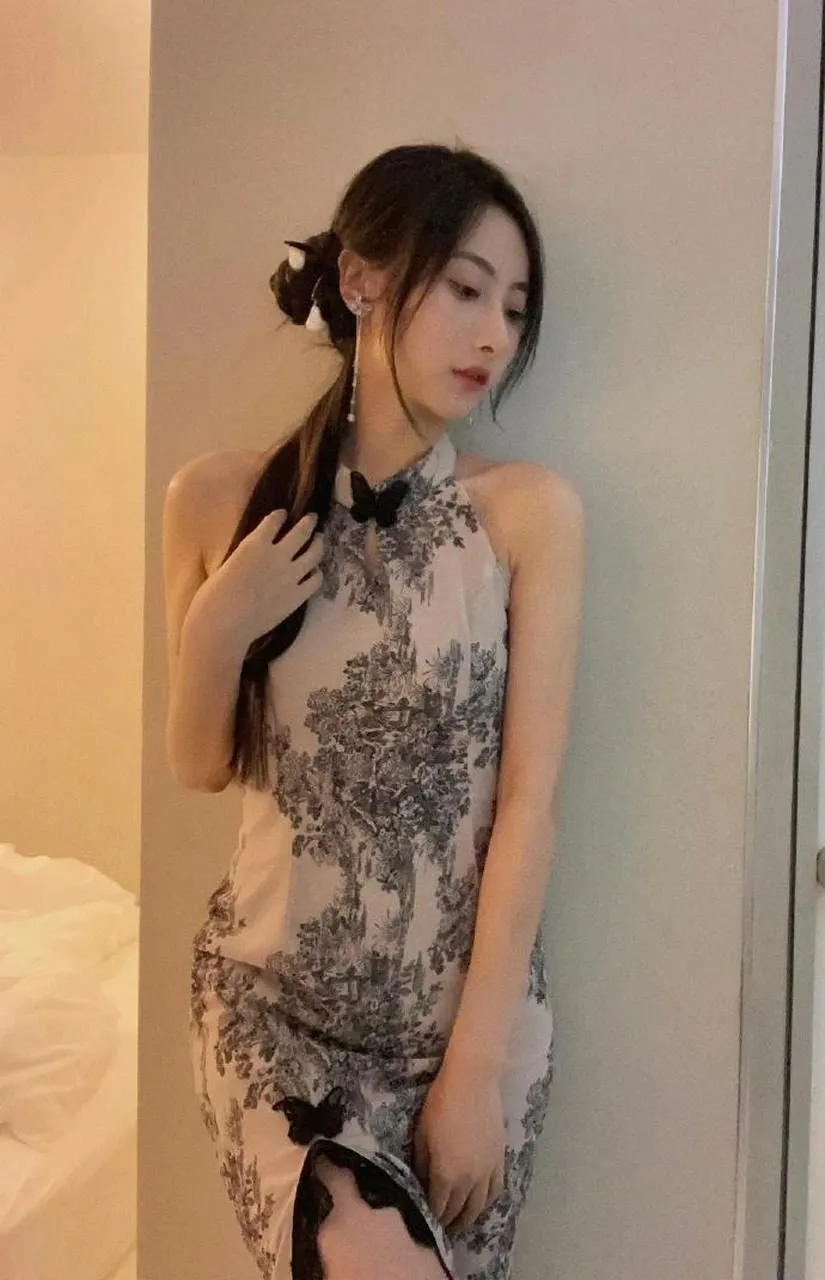 LPL女解说鼓鼓直播控诉“变态私信”，表示：你们太压抑了，实在没事干就去搬两天砖_LPL女解说鼓鼓直播控诉“变态私信”，表示：你们太压抑了，实在没事干就去搬两天砖_