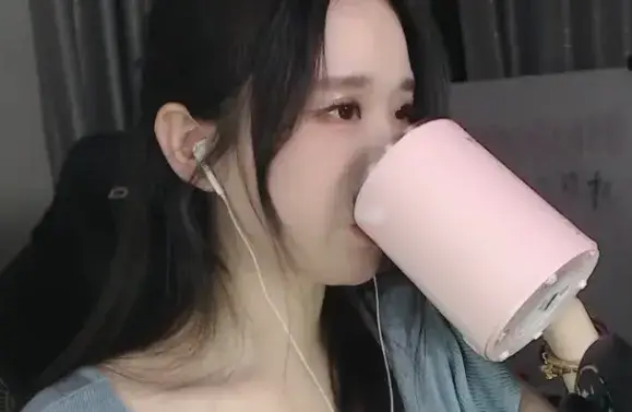 女主播兔兔是谁_主播兔子轩_
