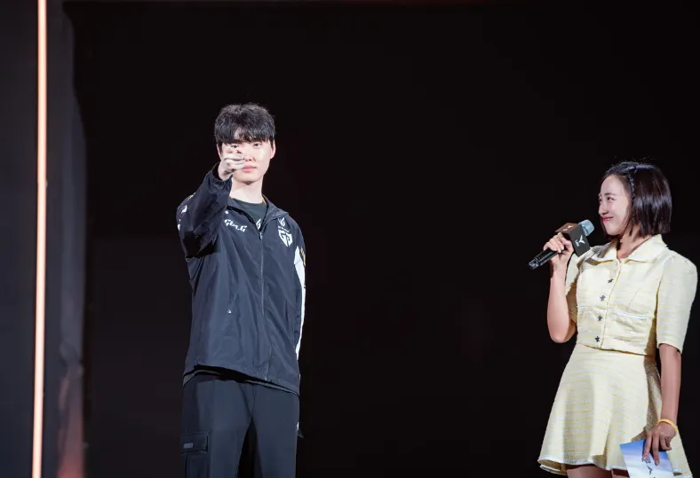 _Chovy认为新版本倾向打架，时光杖削弱仍可用_Chovy认为新版本倾向打架，时光杖削弱仍可用