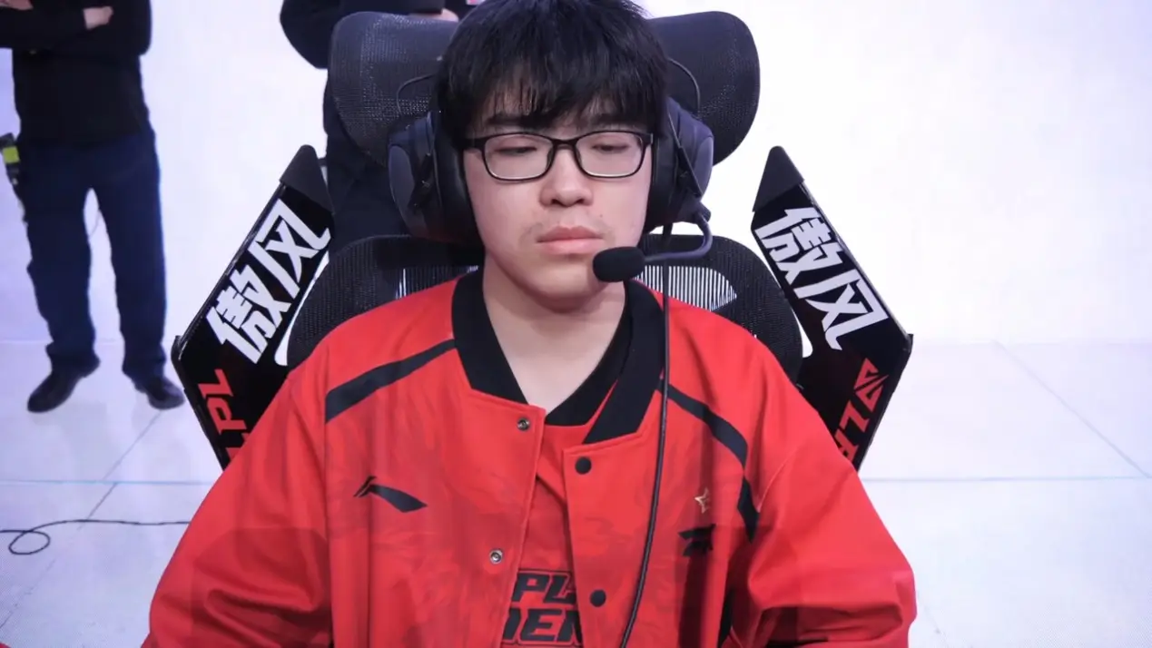 LPL涅槃之王诞生，FPX辅助登顶成功，砍下10个MVP，排名联盟第一__LPL涅槃之王诞生，FPX辅助登顶成功，砍下10个MVP，排名联盟第一
