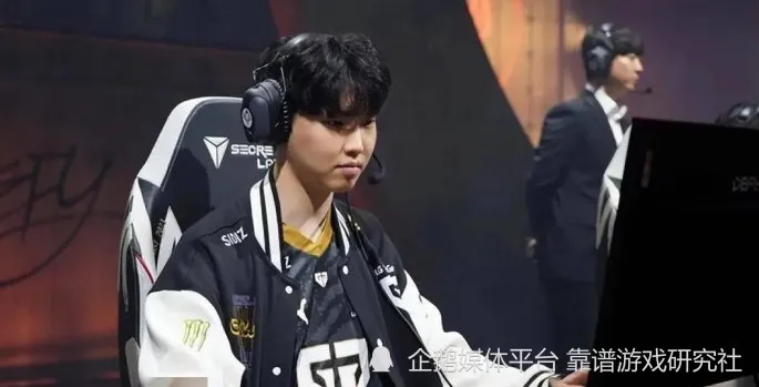 _lol官方解说2017_lol官方男解说记得