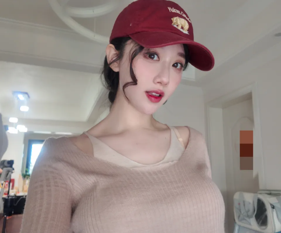 轩子腿播擦边被举报！直播间封禁后复播，她为何对黑粉破口大骂？