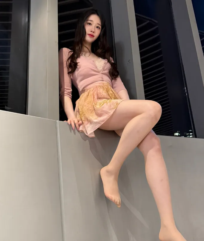 轩总cv在哪直播__仰卧举腿视频