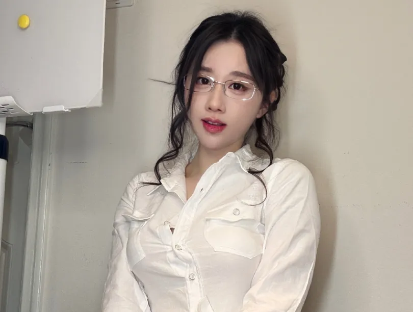 仰卧举腿视频__轩总cv在哪直播