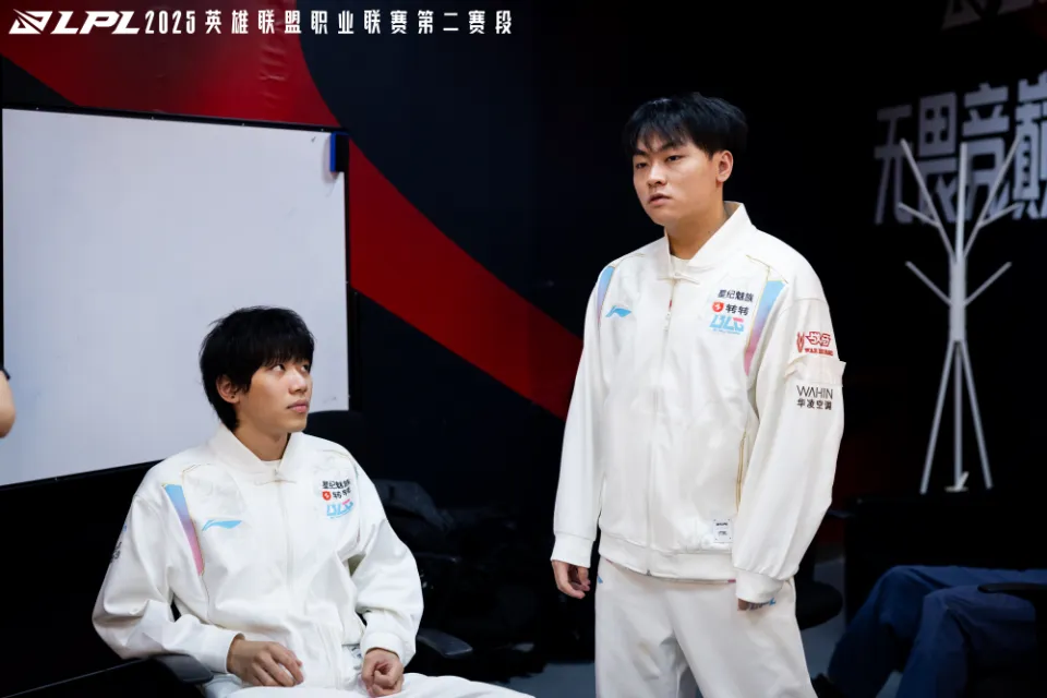 xun手刃前东家，JDG横扫BLG终结对手6连胜，阿乐今天像个战神！__xun手刃前东家，JDG横扫BLG终结对手6连胜，阿乐今天像个战神！