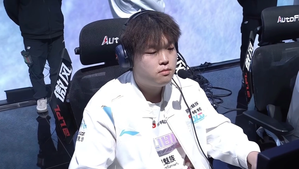 小丑觉醒游戏__小丑一觉醒来与世界为敌