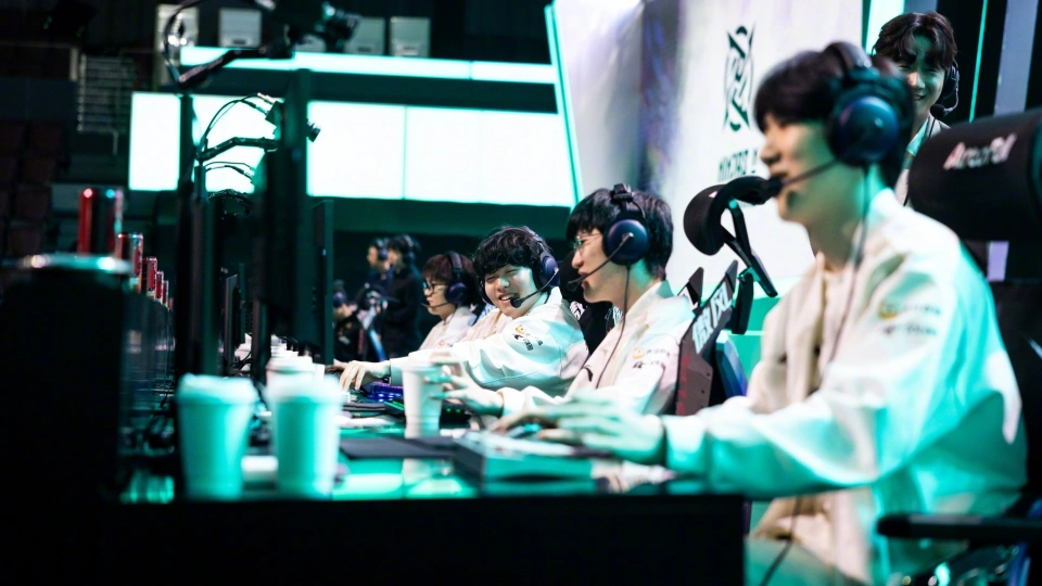 LPL 第二赛段组内赛激战正酣！这出线名额究竟花落谁家？