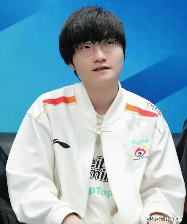 _海贼王日网友透露11人_退役娱乐圈顶流是谁