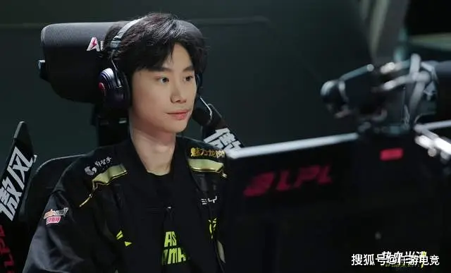 _退役娱乐圈顶流是谁_海贼王日网友透露11人