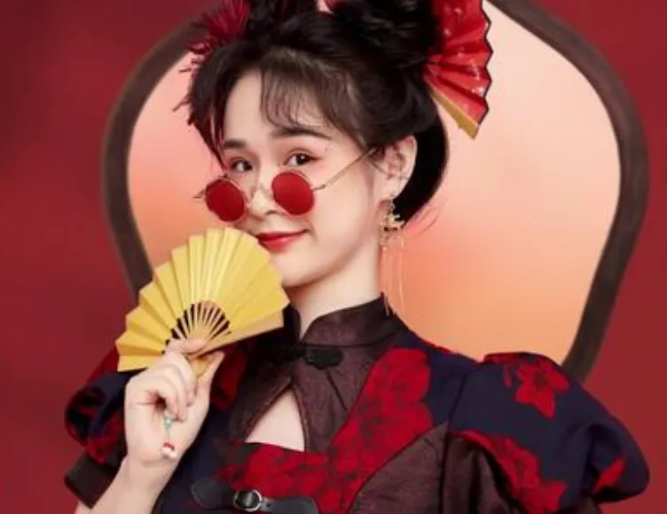 _大爷看跳舞_网红大爷跳舞视频