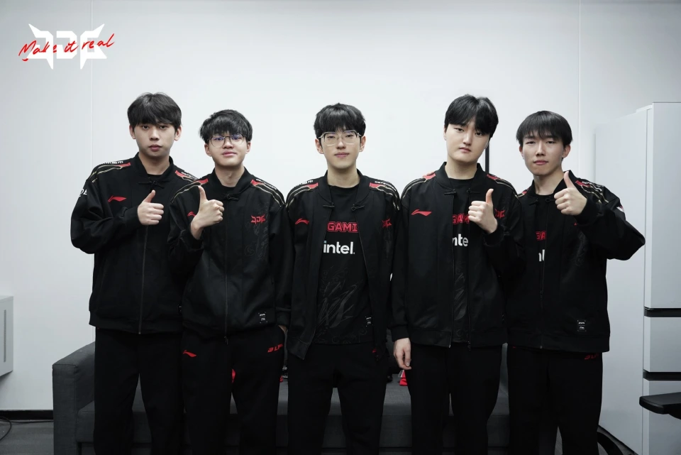 LPL登峰组激战！JDG 2-0击败NIP豪取4连胜，Peyz卡莎五杀？