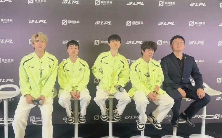 JDG横扫NIP后锁定季后赛，最后一个直通名额，BLG与IG将展开争夺__JDG横扫NIP后锁定季后赛，最后一个直通名额，BLG与IG将展开争夺