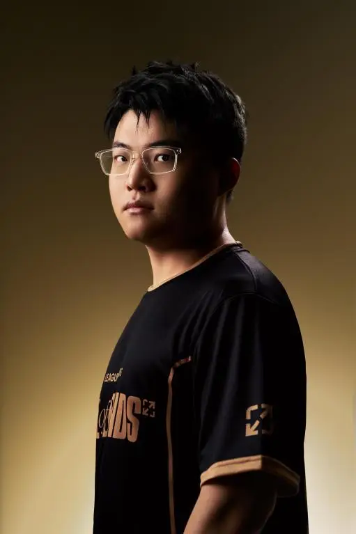 Uzi荣膺英雄联盟名人堂第二位成员！他究竟凭啥获此殊荣？
