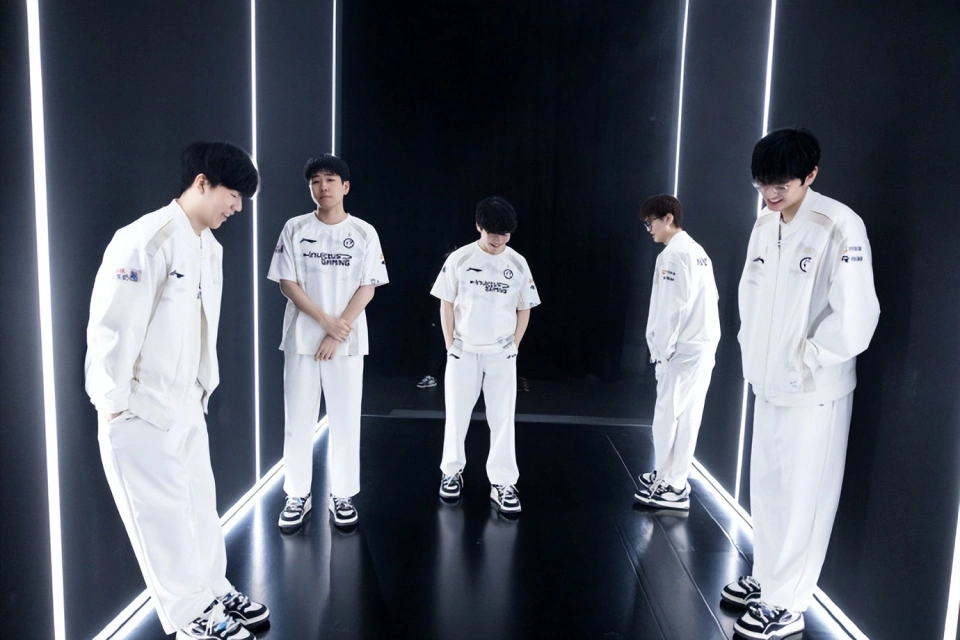 LPL夏季赛白热化！IG与BLG这场关键对决，谁能更胜一筹？