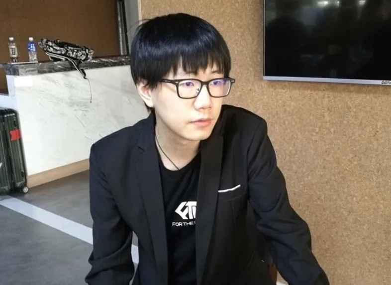 _小楼直播开锤伍声2009，他老婆早就知道他有问题，要被判7-10年_小楼直播开锤伍声2009，他老婆早就知道他有问题，要被判7-10年