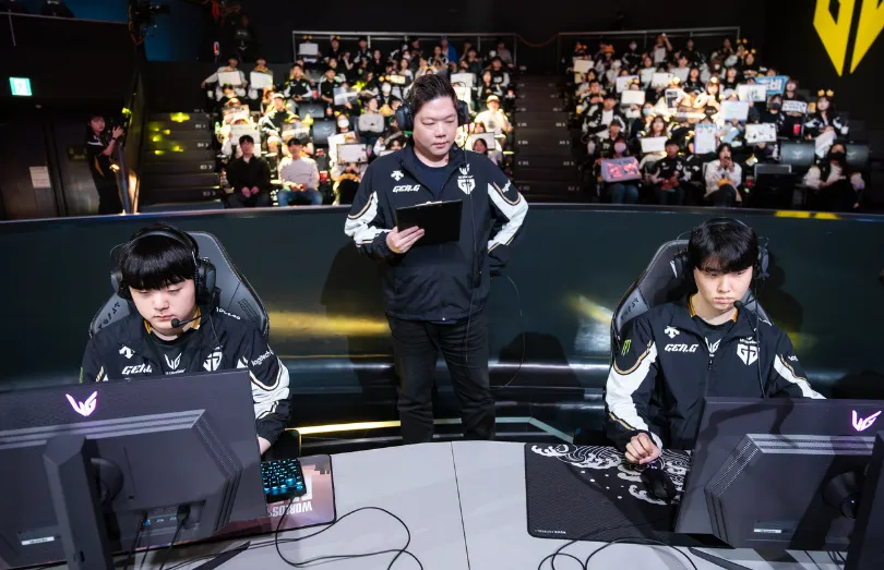 GEN锁定LCK头名，只需赢一个BO5即晋级MSI__GEN锁定LCK头名，只需赢一个BO5即晋级MSI