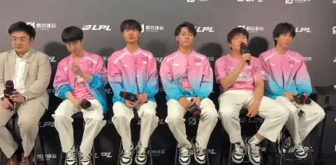 _BLG全员狂人！Bin放话：和Theshy对线没压力，不需要做任何处理_BLG全员狂人！Bin放话：和Theshy对线没压力，不需要做任何处理