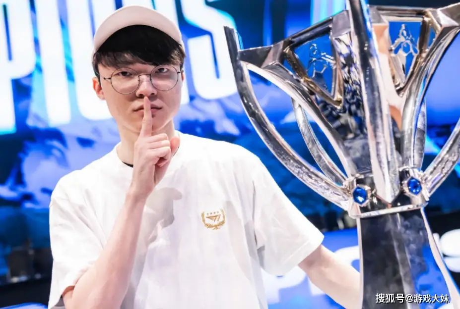 英雄联盟名人堂评选引热议！没有 S 冠的 Uzi 入选遭质疑？