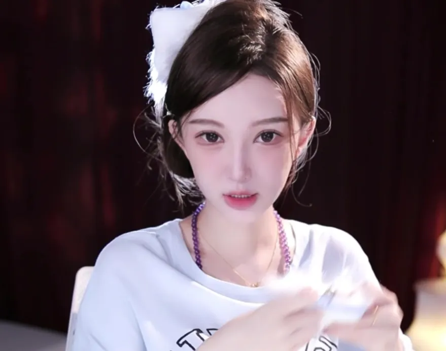南妹儿突然停播数日，回归后展示脚上伤痕，直言不是偷懒不直播__南妹儿突然停播数日，回归后展示脚上伤痕，直言不是偷懒不直播