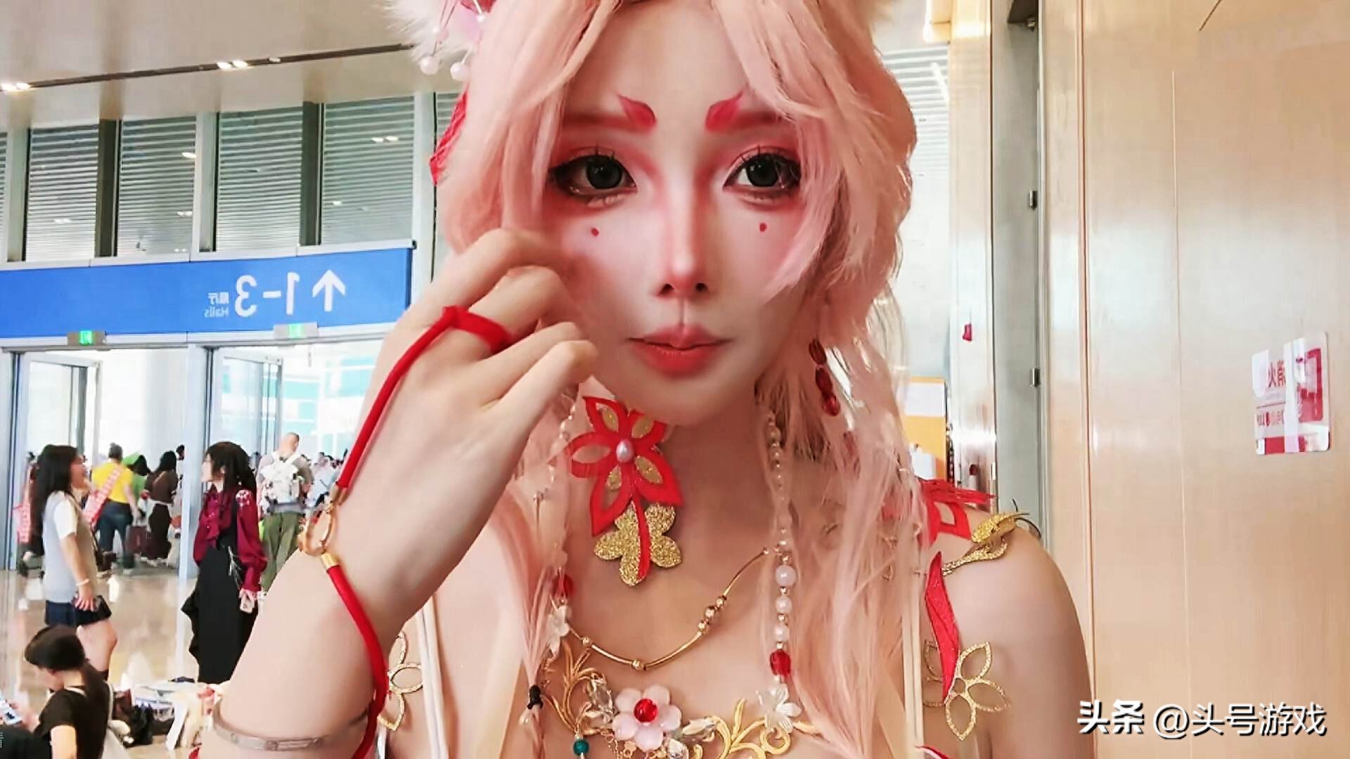 直播行业竞争激烈！老主播米娜竟面临这样的挑战？