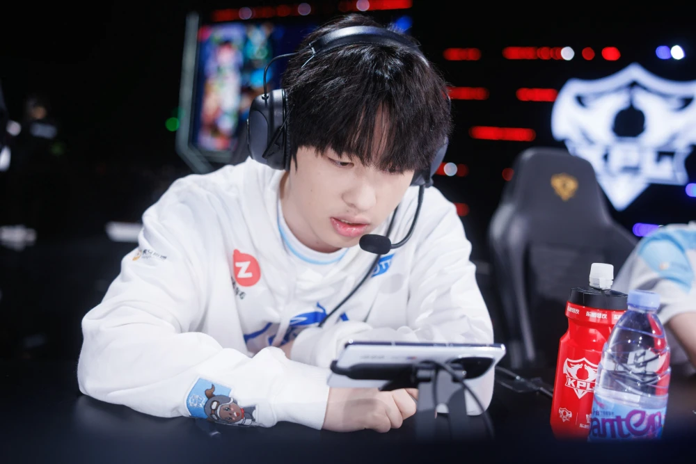 无畏战车w怎么锁定_帆帆什么意思_