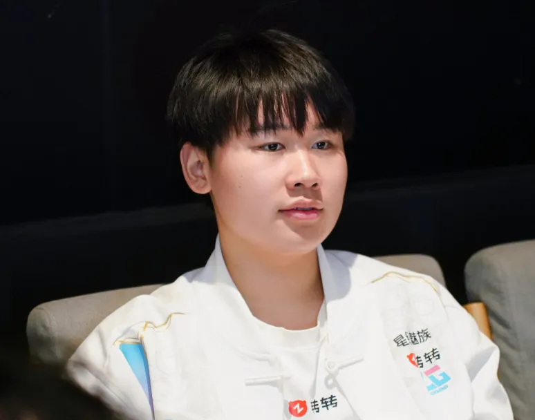 Wei被开除后努力证明自己，韩服已经冲进前5，只求新赛季有战队要他_Wei被开除后努力证明自己，韩服已经冲进前5，只求新赛季有战队要他_