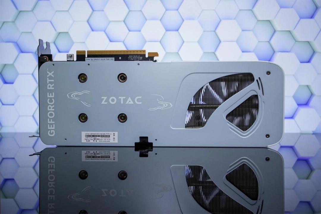 _索泰gtx970霹雳版评测_索泰gtx650网吧版评测